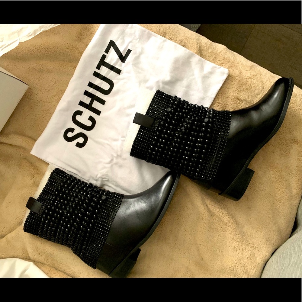 Schutz boots